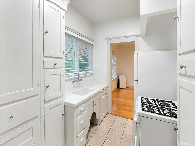 Photo 2 of 635 Elm Avenue 4