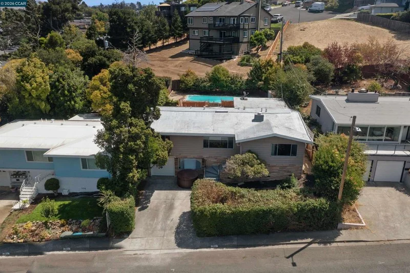 Photo 2 of 544 N Camino Alto