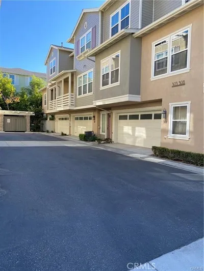 1800 Oak Street 308 photo 2