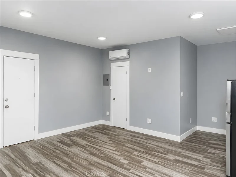Photo 2 of 635 Elm Avenue 15