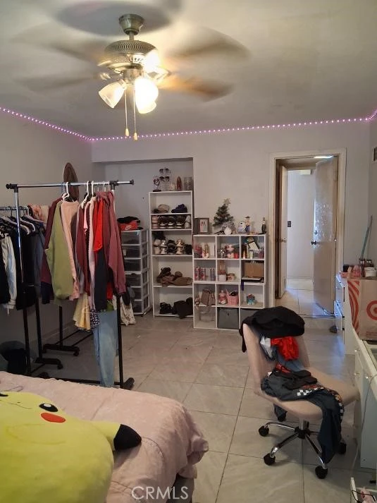 Interior 4
