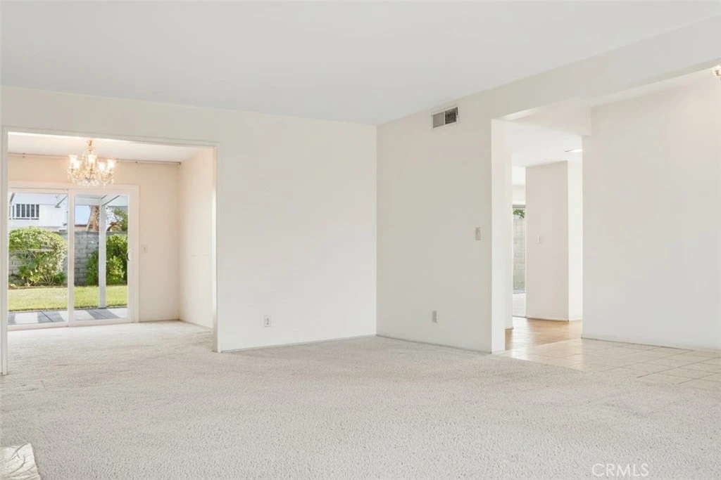 Interior 4