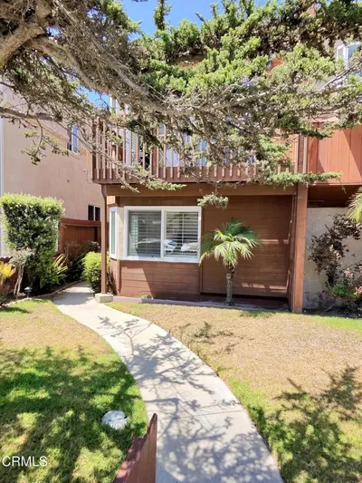 5121 Neptune Square photo 2