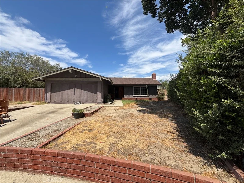 Photo 2 of 1355 N Placer Avenue