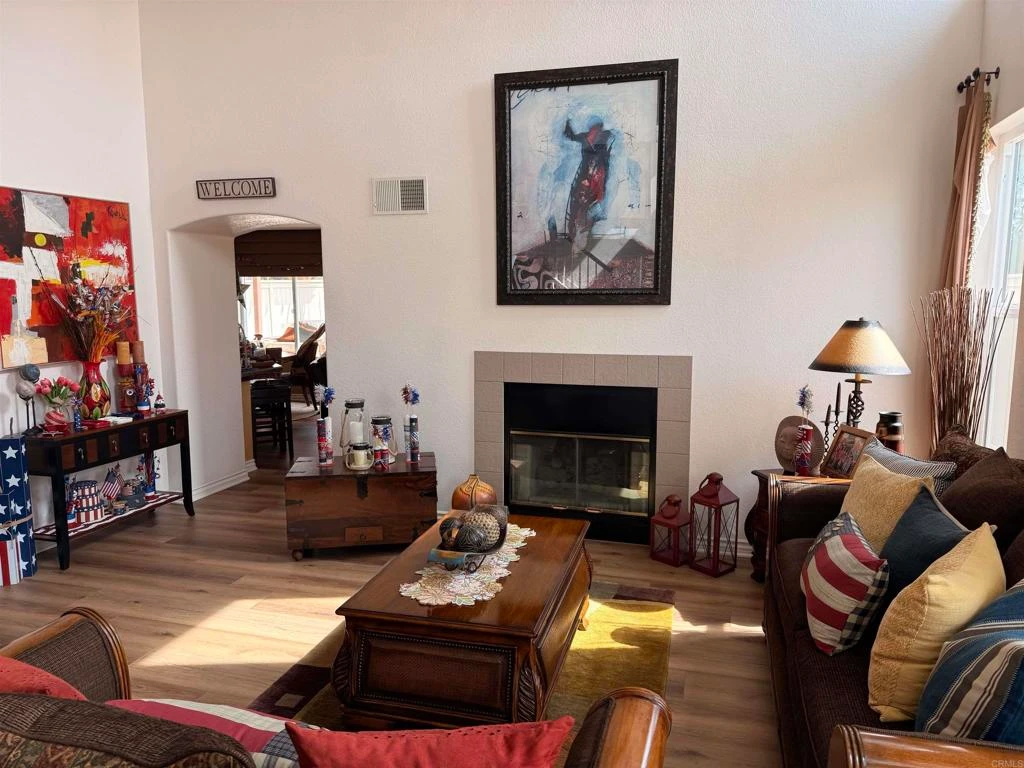 Interior 4