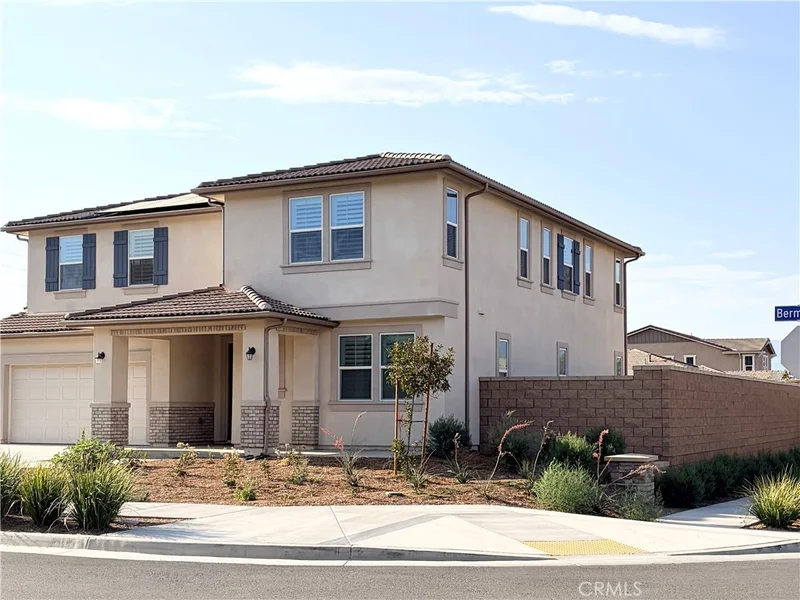 26756 Bermudez Street photo 2