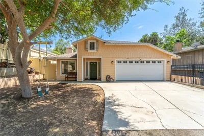 1311 E Mission