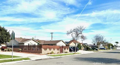 6131 Glenwood Drive