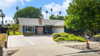 9596 Tangelo Ave photo 2