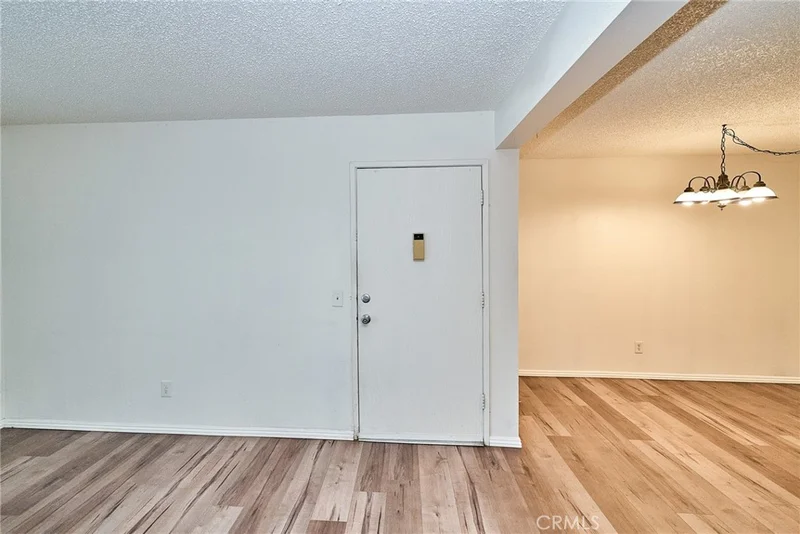 26200 Redlands 5 photo 2