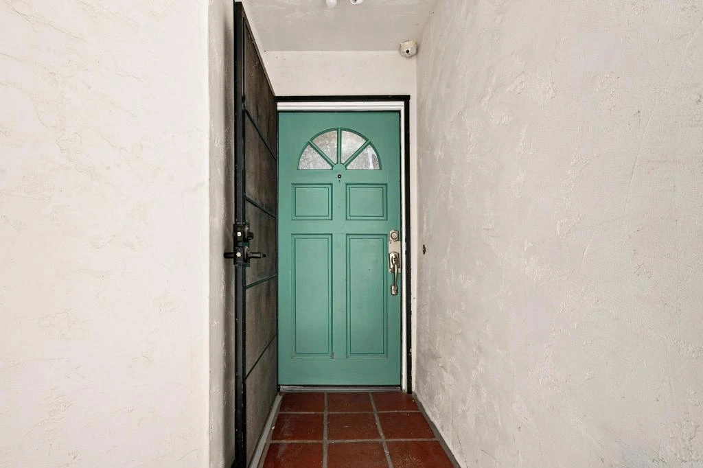Interior 3