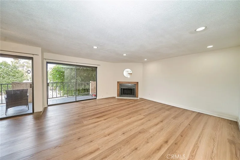 Photo 2 of 605 Redondo Avenue 203