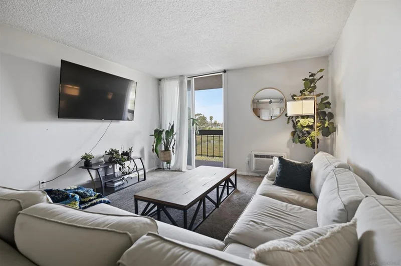 Photo 2 of 3050 Rue D'Orleans 346
