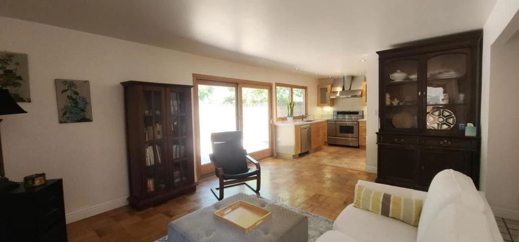 Interior 4