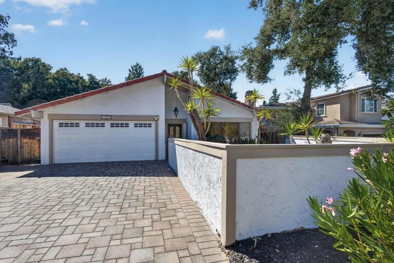 Photo 2 of 14271 Springer Avenue