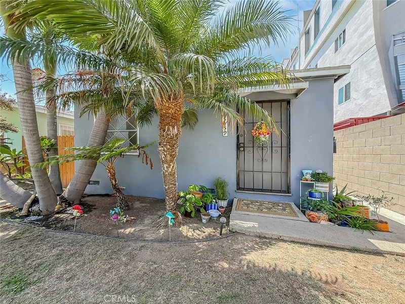 Photo 2 of 5459 Inglewood