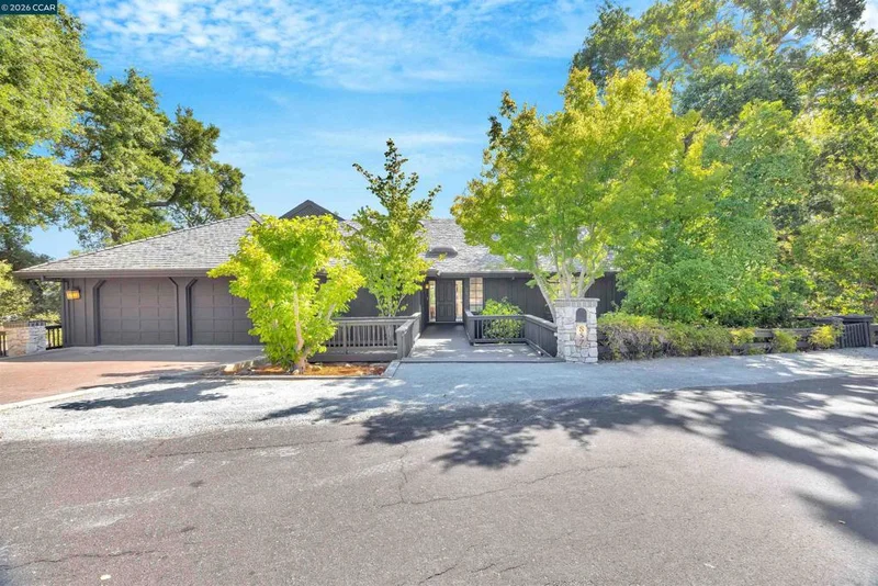857 Las Trampas Rd