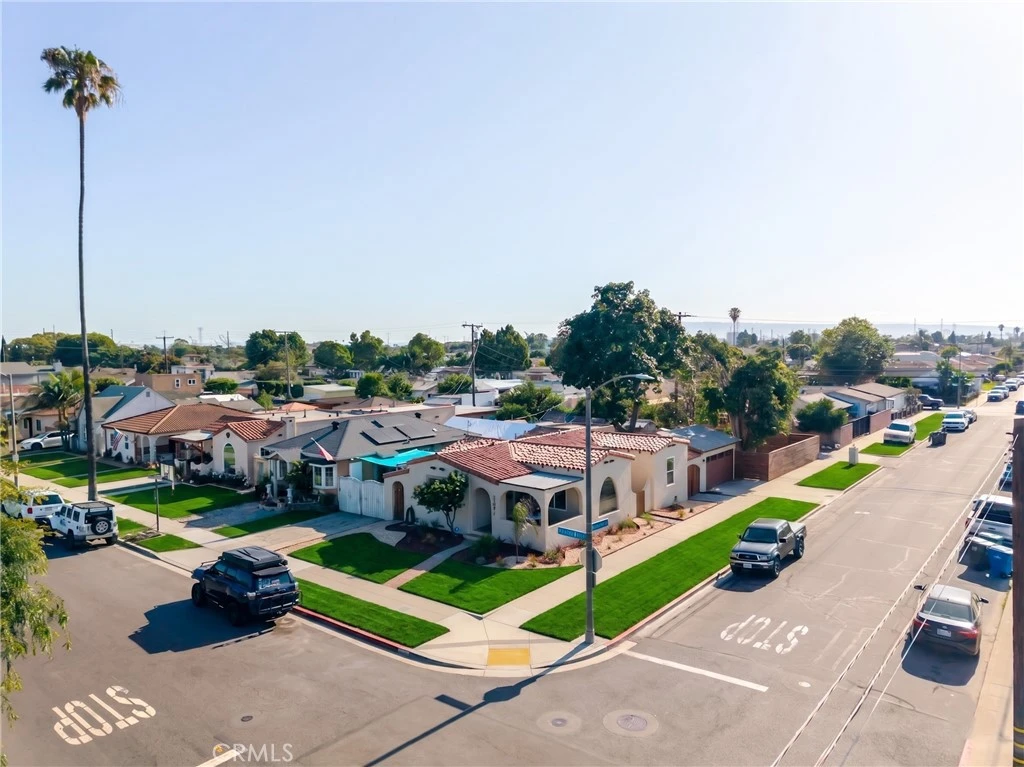 Interior 4