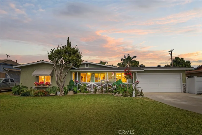 128 N Walnuthaven Drive