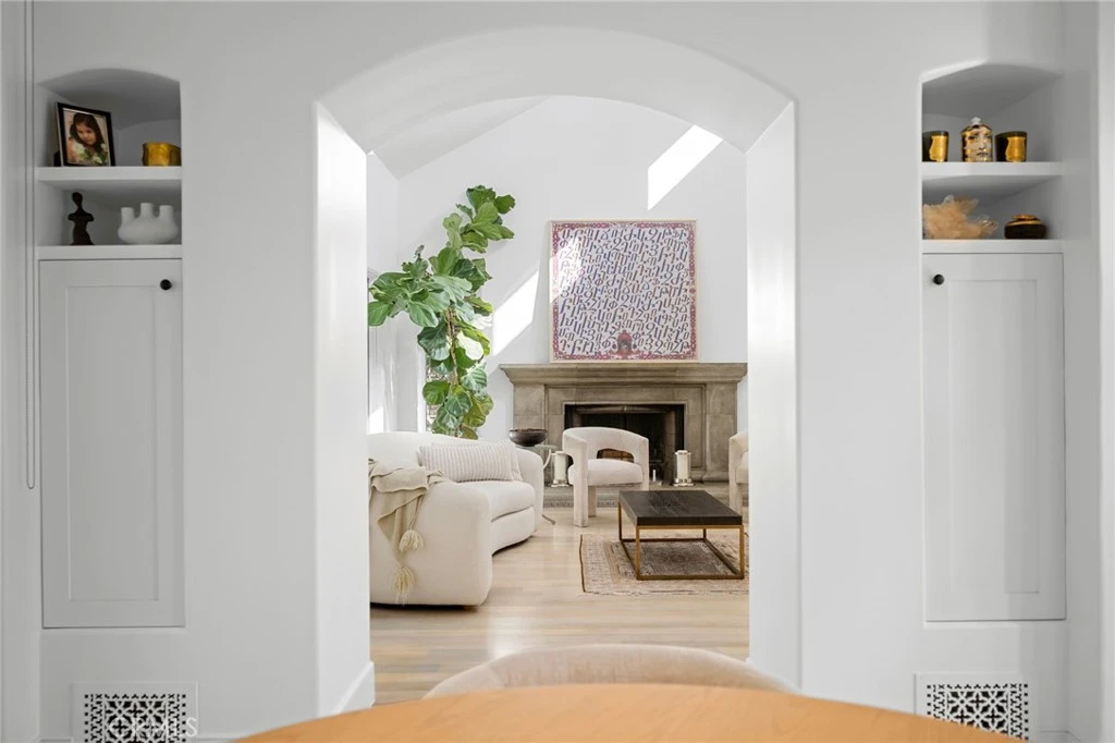 Interior 3