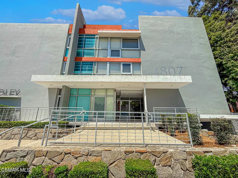 Photo 2 of 4807 Woodley Avenue 207