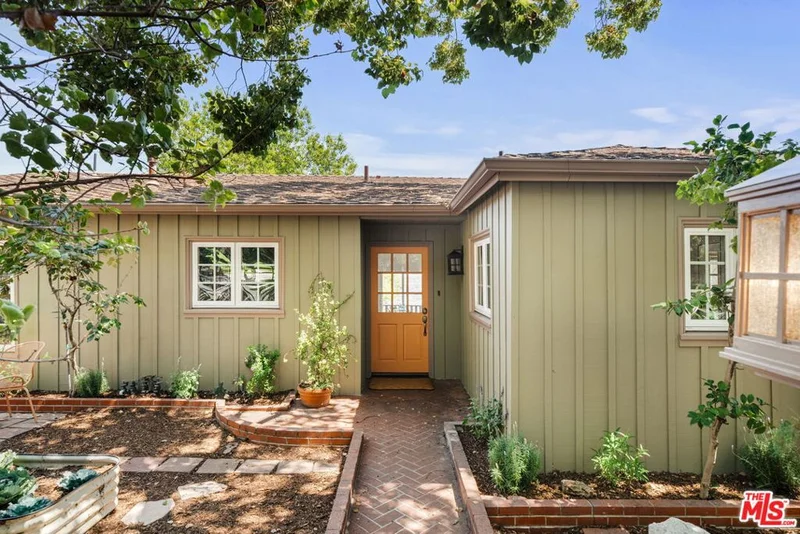Photo 2 of 3806 San Rafael Avenue