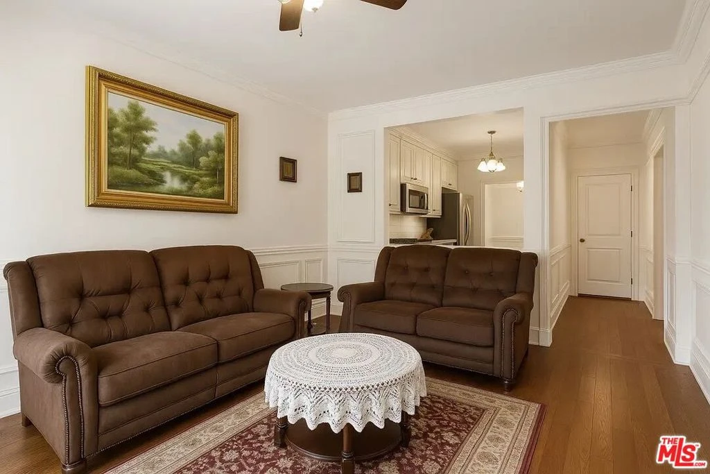 Interior 4