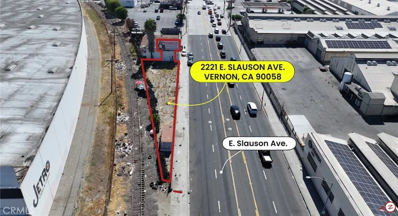 Photo 2 of 2221 E Slauson