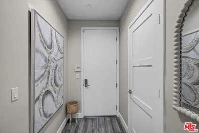 14412 Killion Street 110 photo 2