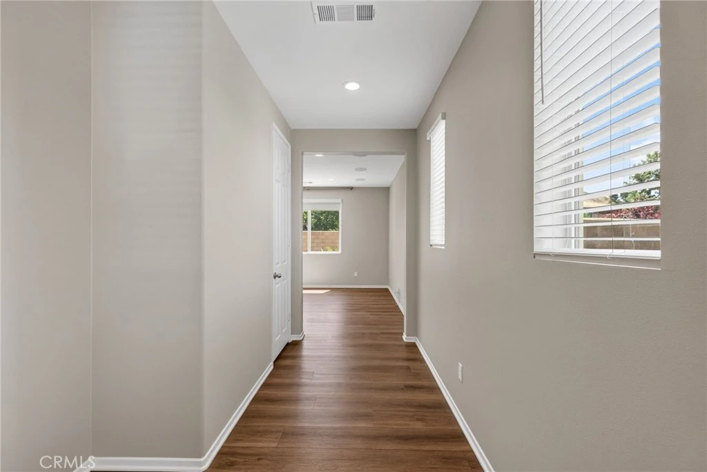 Interior 3