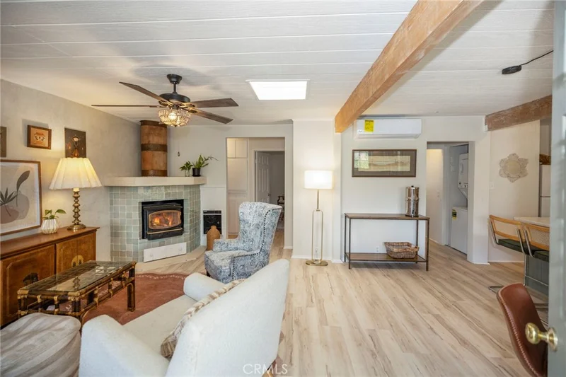 2576 Green Hills photo 2