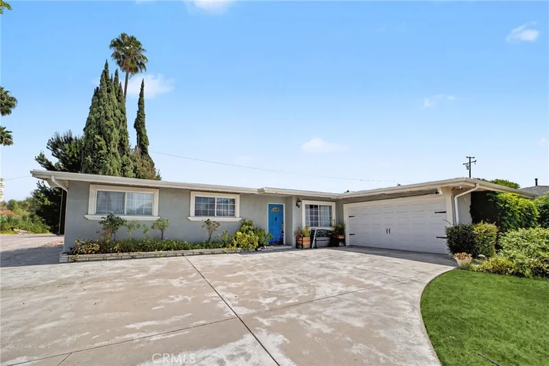Photo 2 of 408 S Rodilee Avenue