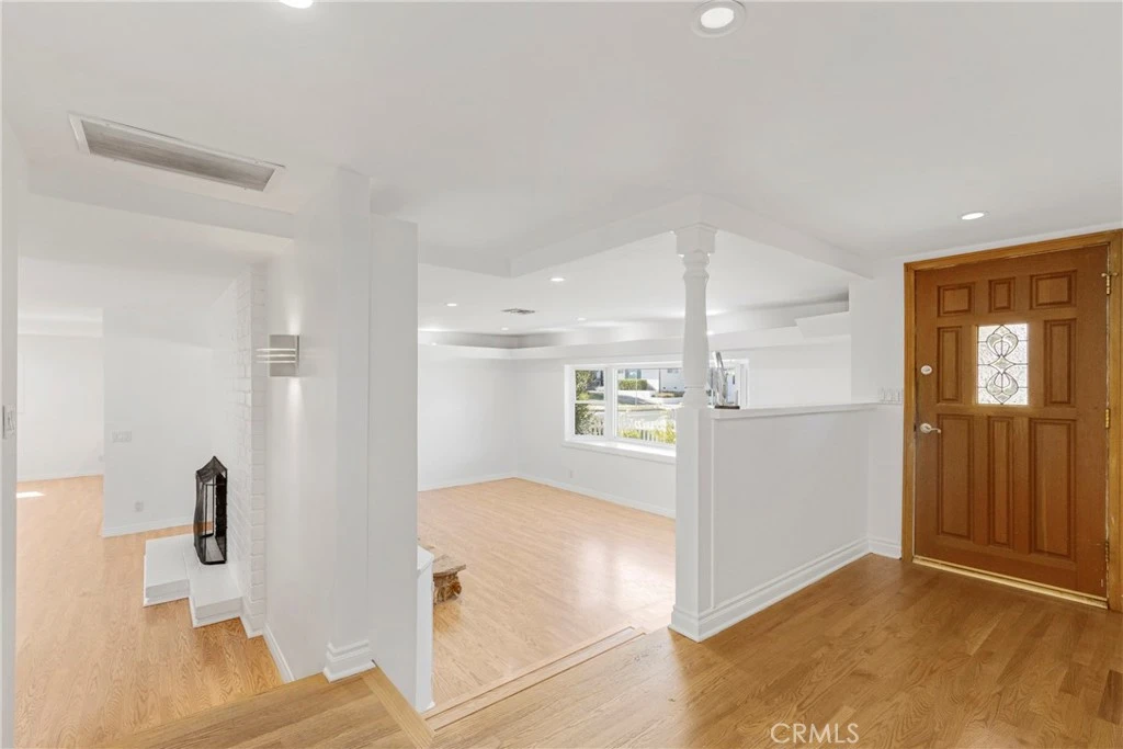 Interior 4