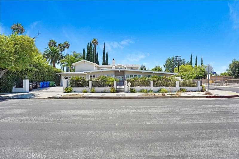 22450 Collins