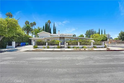22450 Collins