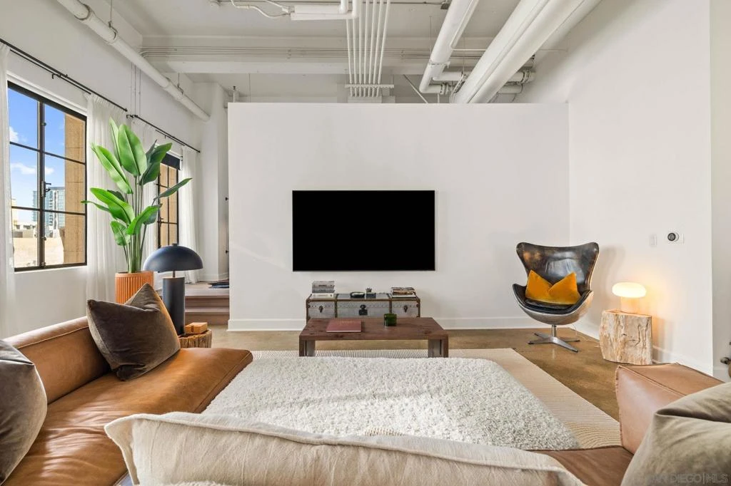 Interior 3