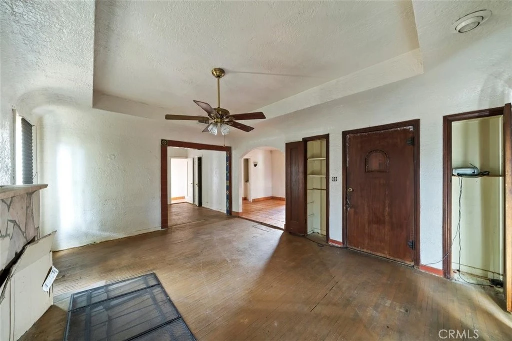 Interior 4