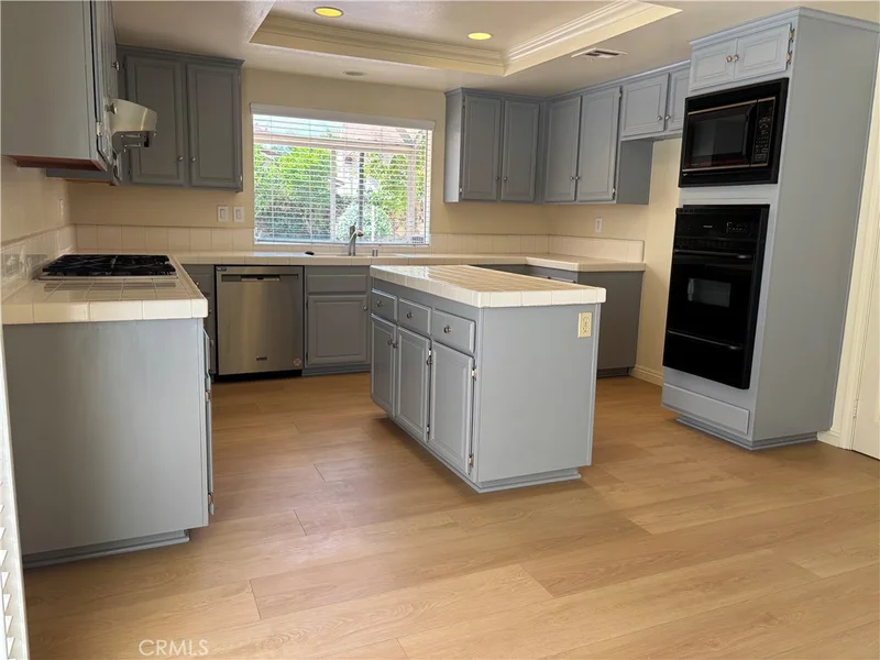 7515 Melvin photo 2