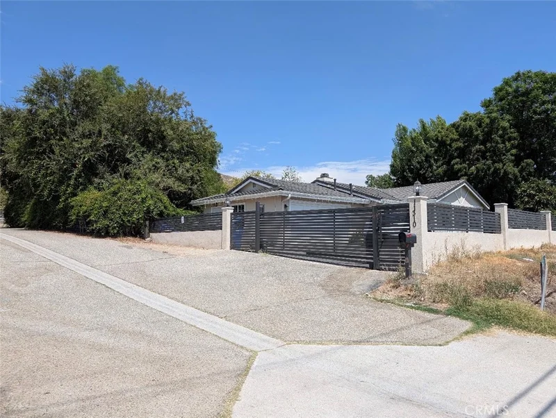 Photo 2 of 11310 Palomino Court