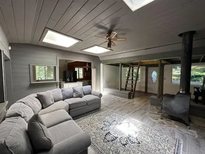 9 Sequoia Drive photo 2
