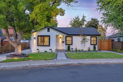 15045 Stratford Drive