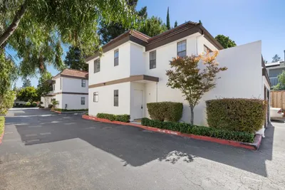 101 E Middlefield Road 5