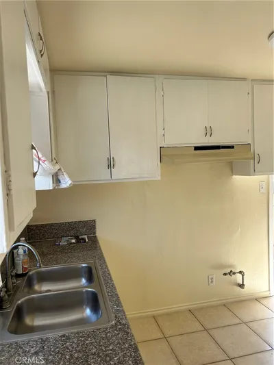 669 W O'farrell photo 2