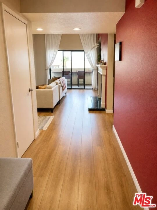 Interior 4