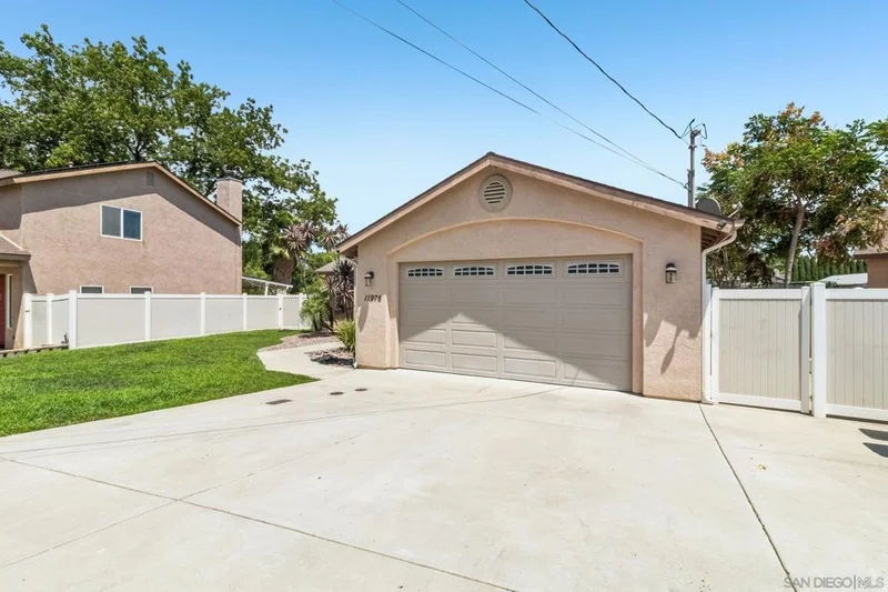 Photo 2 of 11976 Foothills River Ln