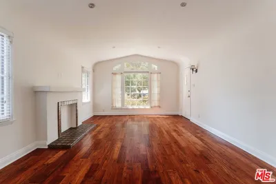 8561 Rugby Drive photo 2