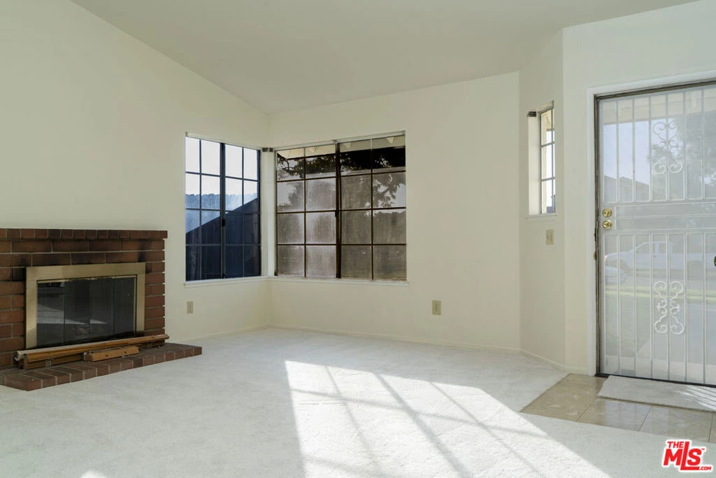 Interior 3