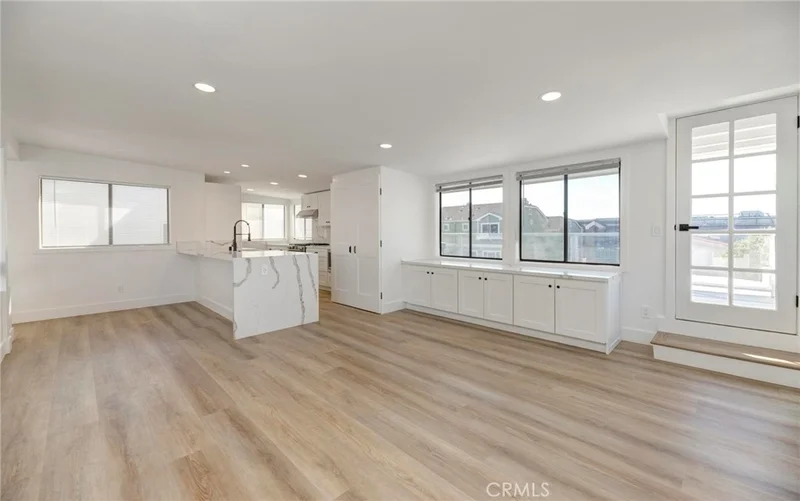 1090 Loma Drive