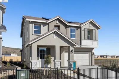 300 Colfax Ln photo 2