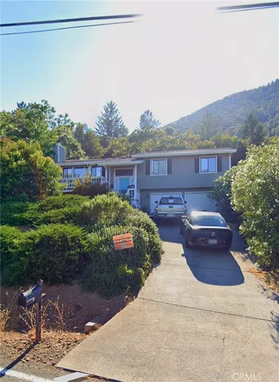 3539 Riviera photo 2
